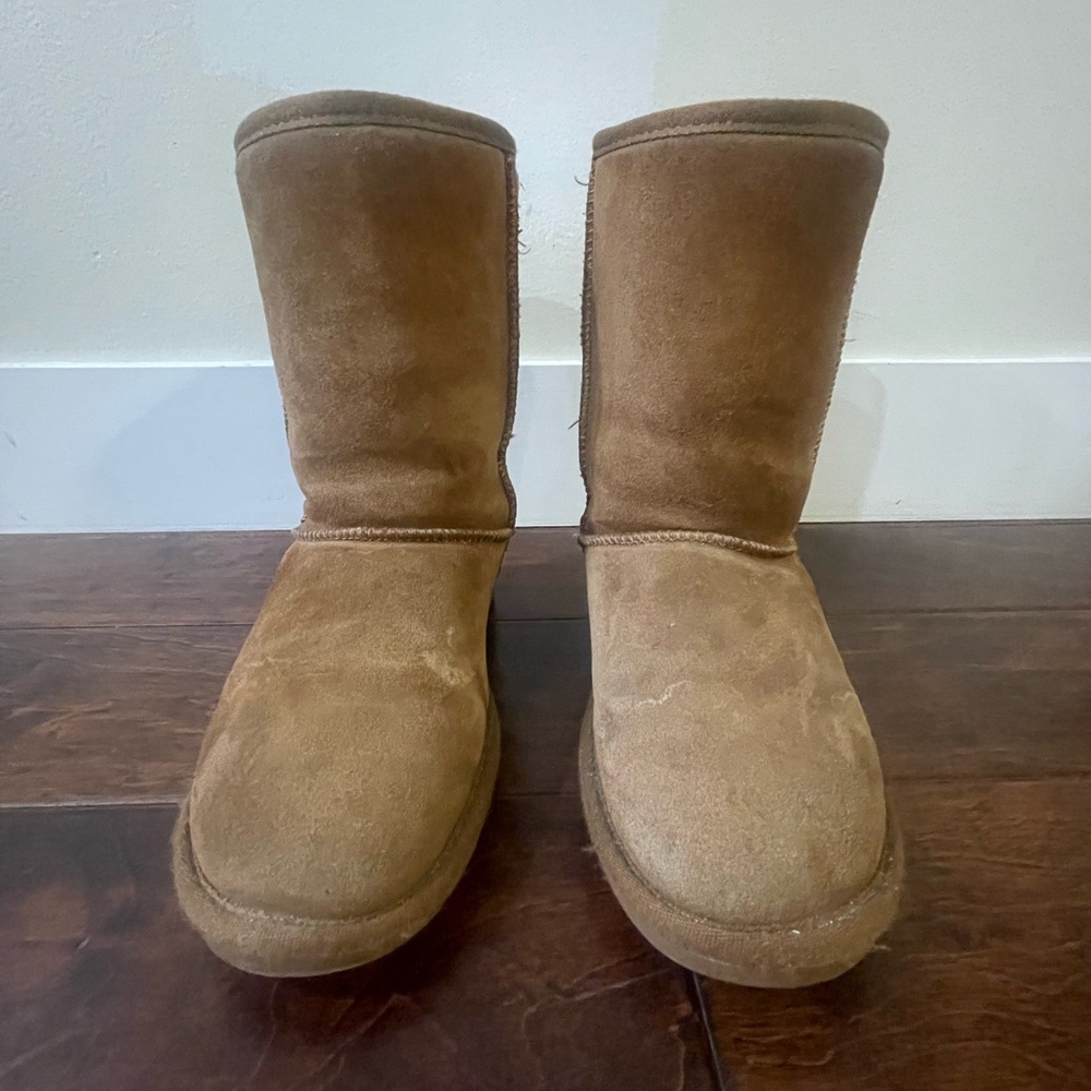 Minnetonka brown suede boot